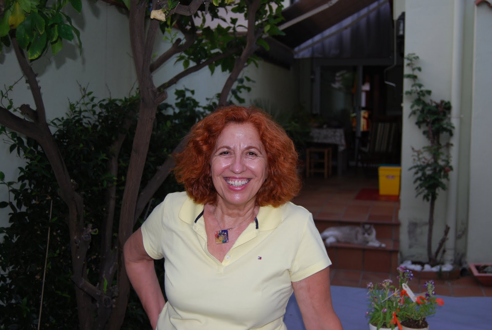Teresa Pascual al pati de ca meva